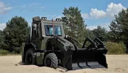 Нова бронемашина для облаштування позицій та інших інженерних робіт - деталі UAT-SPIDER від "УкрАрмоТех"