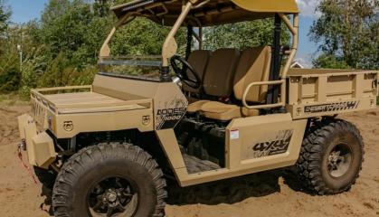 Рашисти з китайських Desertcross-1000 роблять макети своїх бронеавтомобілів "Тигр-М"