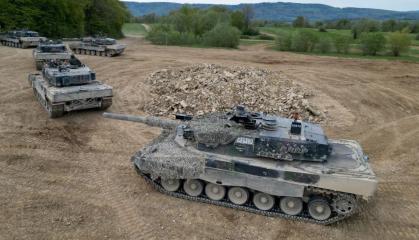 В Швейцарії на 100 тисяч війська є 137 танків та понад 1400 різних бронемашин, і це показова цифра
