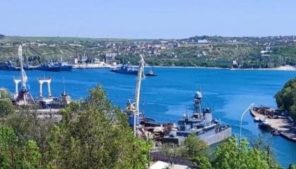 Окупанти в Криму поставили на ремонт одразу два десантні кораблі  – "Радіо Свобода" (фото)