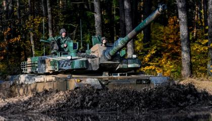 Скільки часу знадобилось Польщі для отримання всіх 180 корейських танків K2 та скільки б чекали на Leopard 2 чи Abrams