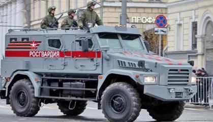 Російський бронеавтомобіль “Патруль-А” не витримав “краш-тест” від артилерії ЗСУ