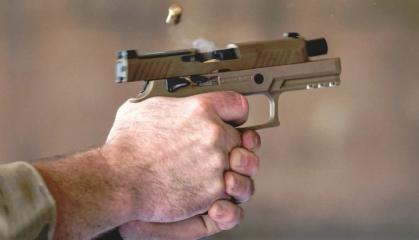 Схоже історія зі "смертельним недоліком" SIG Sauer M18 добігає кінця: брак пістолета чи цинічне вбивство