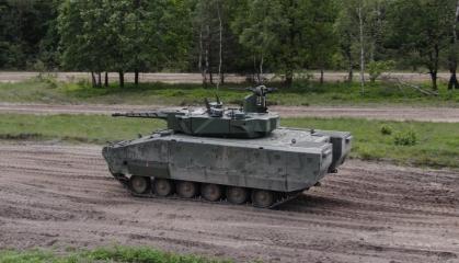 На виробництво в Україні БМП Lynx досі не дали грошей, тож поки передадуть тільки п'ять штук