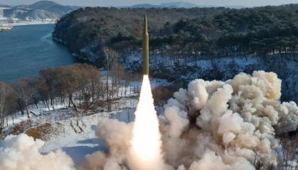 КНДР провалила тести гіперзвукової ракети після чергової "сміттєвої" атаки по Південній Кореї