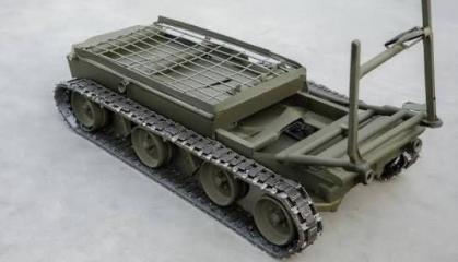 Рашисти роблять нові версії "гусеничного аеродрому" на візку "Муравей", що по факту НРК з дронами