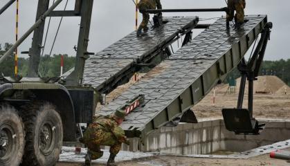 Росіяни "виймають" зі складів іржаві КРАЗи, їм потрібні самохідні мости