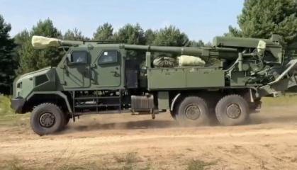 Які є варіанти щодо нового шасі, на яке поставили українську САУ 2С22 "Богдана"