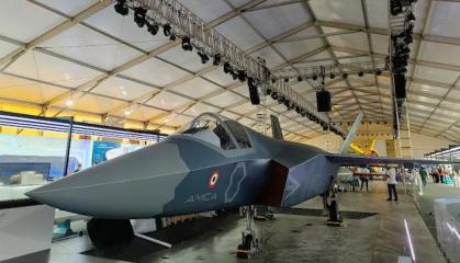 AMCA має стати конкурентом Су-57 та F-35, але Індія знову змінила умови вибору виробника