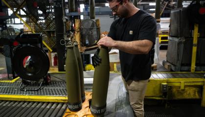 Оголошено, коли США, попри зрив планів, зможуть виробляти 1 мільйон 155-мм боєприпасів на рік
