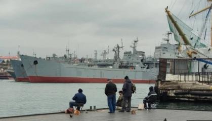 Куди йтимуть окупанти біля Маріуполя, що постійно тримають в Азовському морі хоч один корабель
