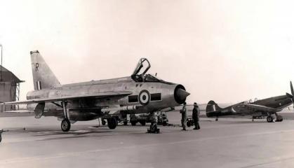 Для чого британці вели бої між поршневими Spitfire та реактивними Lightning, і що це може нам дати зараз