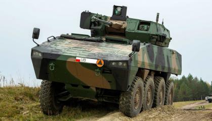 Які формальні особливості локалізації бронетехніки на прикладі продовження ліцензії на KTO Rosomak для Польщі