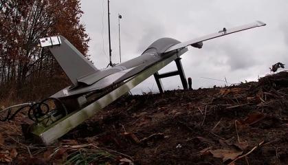 Рашисти переробили цивільний ВАЗ-1111 "Ока" на пускову для дронів "Молния" (відео)