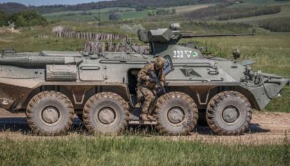 Угорці не можуть визначитись, так скільки російських БТР-80А вони віддали Сербії по ціні металобрухту - 22, 66 чи навіть 108