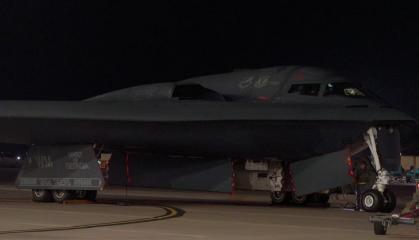 Як не без допомоги клейкої стрічки у США зекономили цілих $52 млн на ремонті одного бомбардувальника B-2 