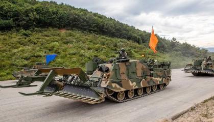 Південна Корея два роки тому обіцяла Україні інженерні танки K600 Rhino, а тепер замовляє собі нову партію