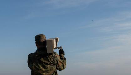 У Німеччини обрали засоби протидії БПЛА: від пончо до дронів-мисливців та прицілів SMASH