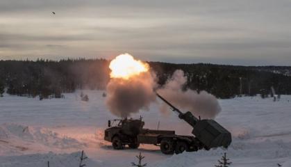 До 498 колісні САУ на заміну причіпним M777 планують придбати у США з початком випробувань вже цьогоріч