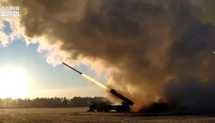 Заява про роботу України над ракетами на 100 км та понад 300 км замість БПЛА інтригує, але який контекст