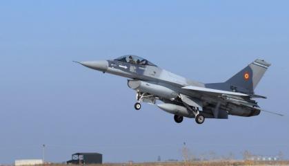 Два F/A-18 і два F-16 шукали "Шахед"-привид в Румунії: там вкотре б’ють на сполох через проблему