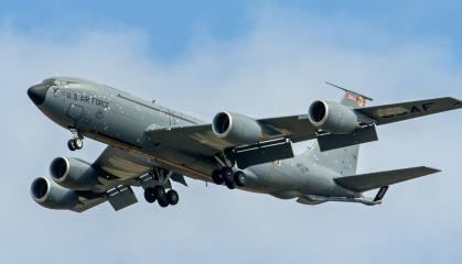 З повітряного дозаправника у "друшляк", з’явились перші фотографії KC-135 після зустрічі з іранською балістикою