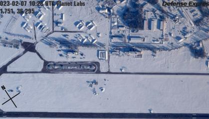 Смачна ціль для "бавовни" лише у 100 км від кордону з Україною: авіабаза у Курську, яку рашисти активно використовують (супутникові знімки)