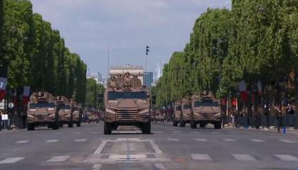 Французька армія, як суцільні експедиційні сили: що показав парад на День взяття Бастилії (у фото та відео)