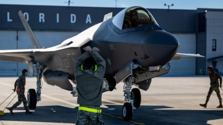 Нові F-35, що постачаються без РЛС, не лише "сліпі", вони без РЕБ для захисту від винищувачів та ЗРК