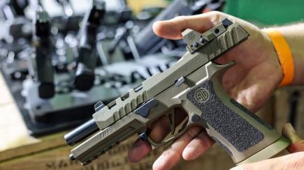 P320 провалив випробування на 1 бал з 10 та надто складний в усьому, але все ще був обраний для армії Швейцарії