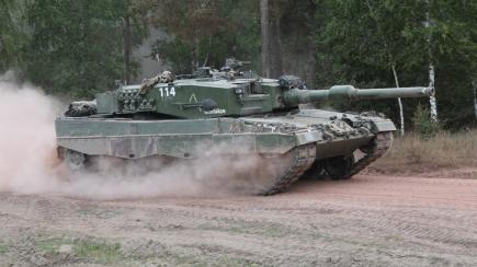 Одразу 25 танків Leopard 2 зі Швейцарії можуть "трансформуватися" в машини для України, але є й інший варіант