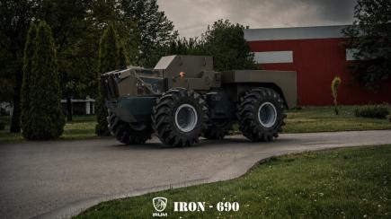 У Румунії з трактора зробили величезний НРК IRON-690, і це його головна проблема за досвідом війни в Україні