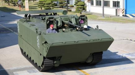 У російських БМП-3Ф та БТ-3Ф з'явився серйозний конкурент, бо Південна Корея представила свою плавучу KAAV-II