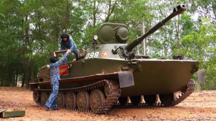 В'єтнам вирішив "не ламати що працює" та скопіював 75-річний ПТ-76 як свій новий плаваючий танк T-1