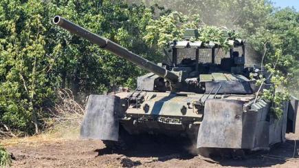 Невже російські танки Т-72Б3А з КАЗ "Арена-М" таки дісталися фронту для штурму позицій ЗСУ із захистом від FPV-дронів