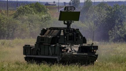 Рашистів втомило втрачати свої ЗРК "Тор" через українські дрони, тож вони вигадують як краще захиститися за допомогою РЕБ