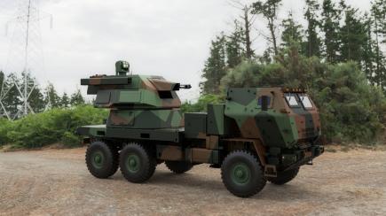 Торік ЗСУ отримували проти дронів зенітку з туреллю MANGART 25, чий виробник зараз показує проєкт ЗРГК Skythunder проти БПЛА