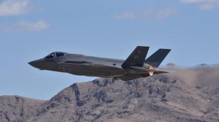 З баластом замість радарів нові винищувачі F-35 надходять на озброєння США та чому не можна поставити старі РЛС