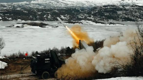 Як у KNDS змогли запустити ПКР NSM із РСЗВ MARS 3 та до чого тут морська піхота США