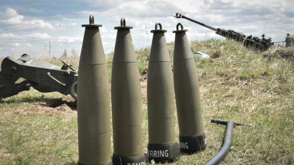 Міноборони не замовляє українські артилерійські снаряди, "Зброя Перемоги" - не працює, але знову ніхто не винен