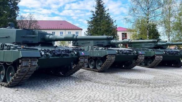 На заміну переданим Україні Т-72 та як "міст" до нових танків Чехія завершила отримання 42 Leopard 2A4