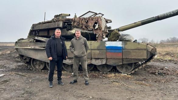 У РФ почали тотально бронювати "Контактом" Т-90М "Прорыв" так, що "мангала" вже не видно