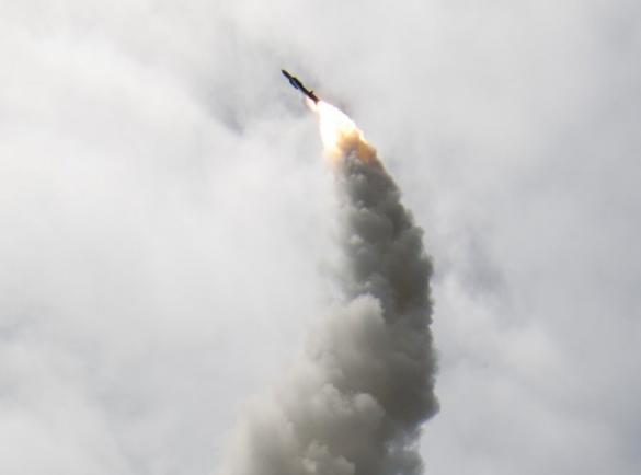 У Raytheon поєднали нову РЛС для Patriot із супер-далекобійною ракетою SM-6: чому це дійсно круто