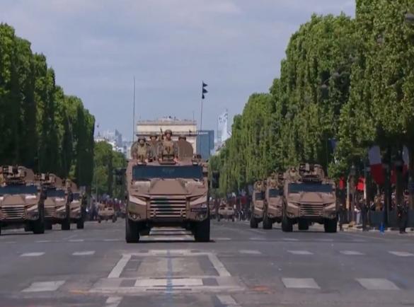 Французька армія, як суцільні експедиційні сили: що показав парад на День взяття Бастилії (у фото та відео)