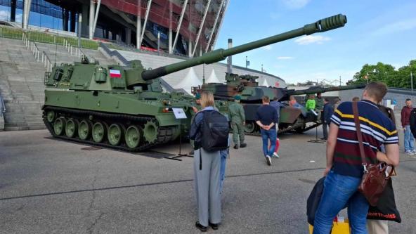 ​В Польщі обговорюють нові підходи до безпеки Європи і показують досягнення власної оборонної промисловості