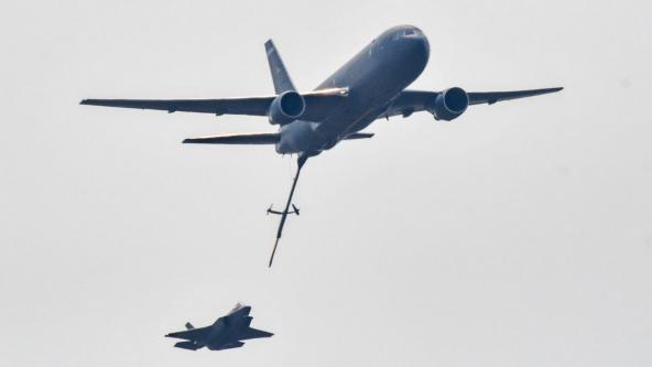 Boeing втратив понад 8 млрд доларів на літаках KC-46A, тож хоче підняти на них ціну попри низьку боєготовність та тріщини