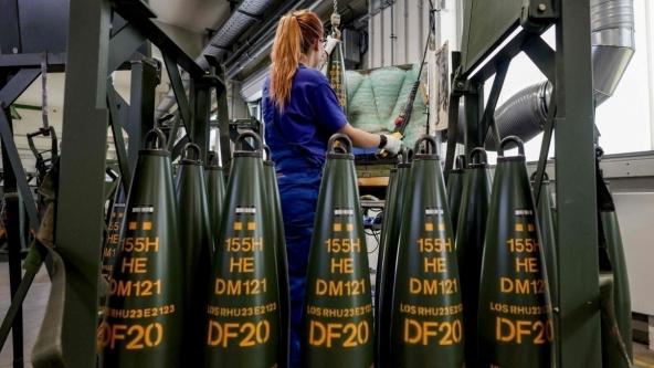 Коли запрацює боєприпасний завод від Rheinmetall в Україні: поки затримка може бути всього у декілька місяців