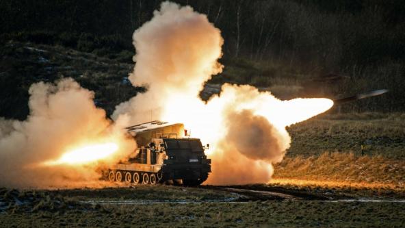 Польські ЗМІ пояснили, як Шольц "загубив" ракети до своїх M270 та пообіцяв дати "неіснуючу" РСЗВ