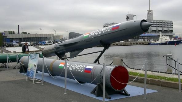 РФ намагається зберегти експорт озброєння завдяки спільним проектам з Індією