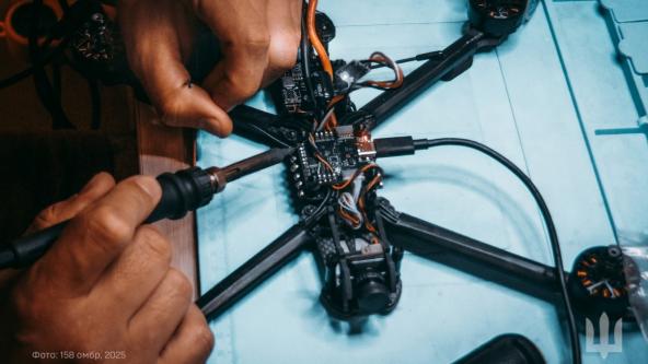 Війна з Іраном заблокувала не лише нафту, а ще 41% ключового елемента для виробництва дронів